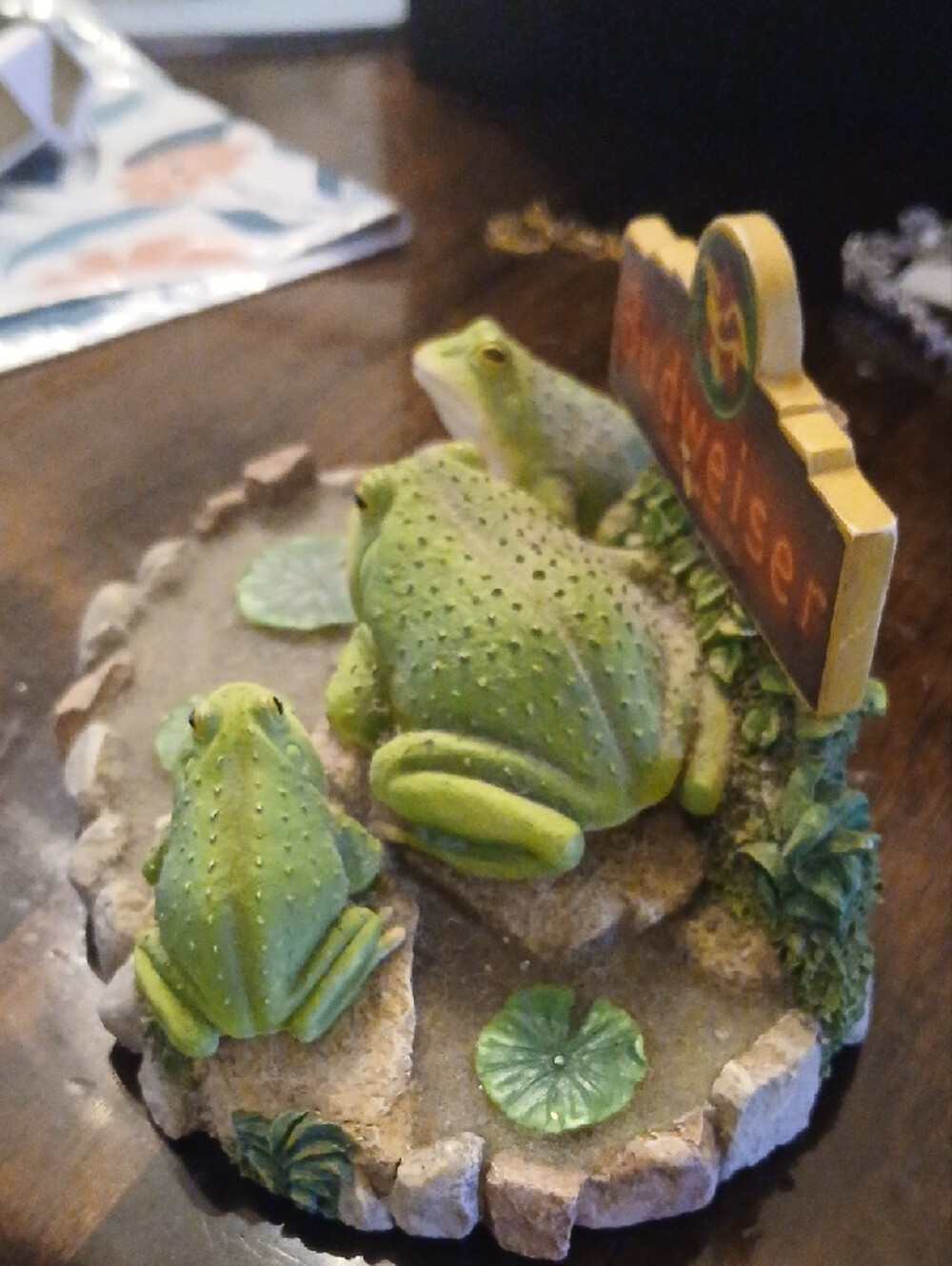 Budweiser Green Frog Pond Habitat Accent with Red Logo Great For Man Cave - Picture 3 of 8